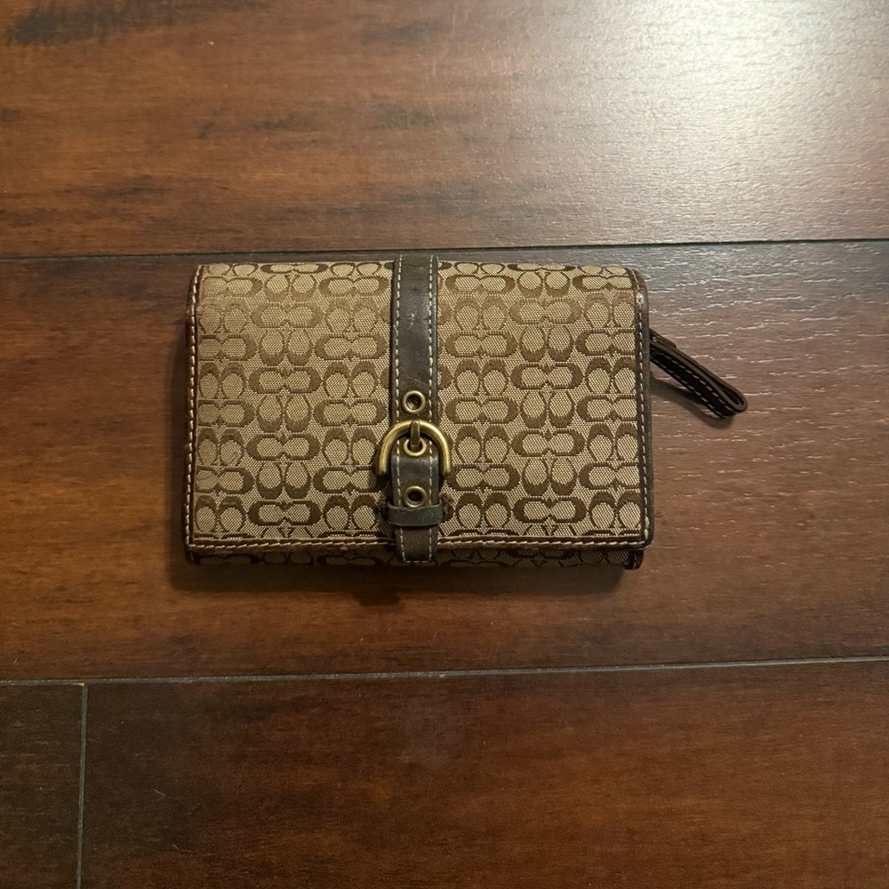 Coach Authentic Monogram Buckle Front Bifold Brown Logo Wallet